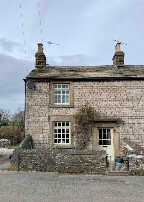Millstone Cottage - Cosy Peak District Cottage Taddington エクステリア 写真