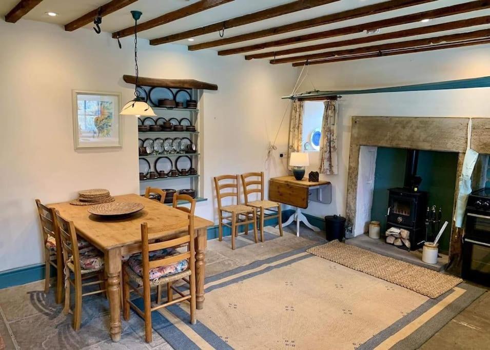 Millstone Cottage - Cosy Peak District Cottage Taddington エクステリア 写真